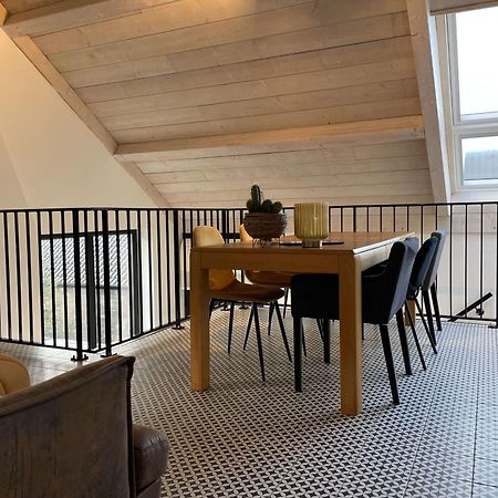Time-Out Zussen Apartment Riemst Bagian luar foto