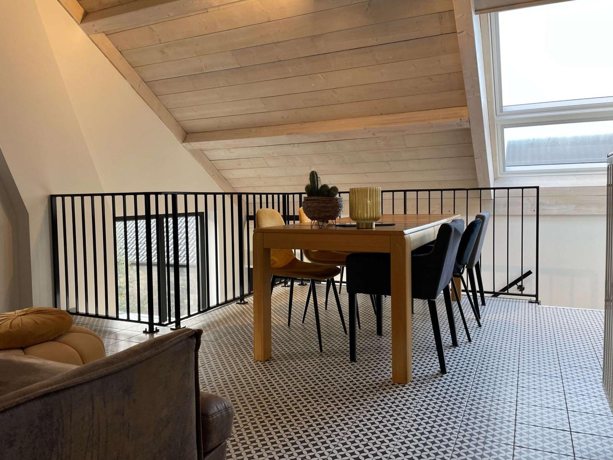 Time-Out Zussen Apartment Riemst Bagian luar foto